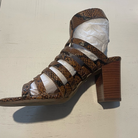 Vionic Brand New In Box-Sz-7.5 - Picture 7 of 14